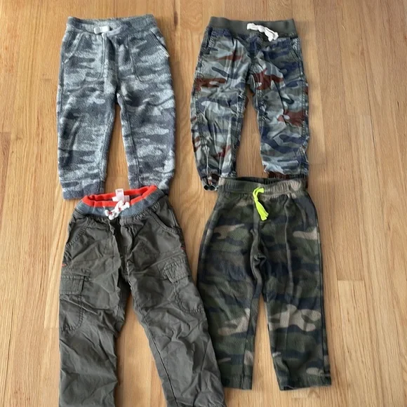 Bundle - 4 pairs Toddler Boys Explorer Camo Cargo Pants, size 2T - Picture 1 of 13